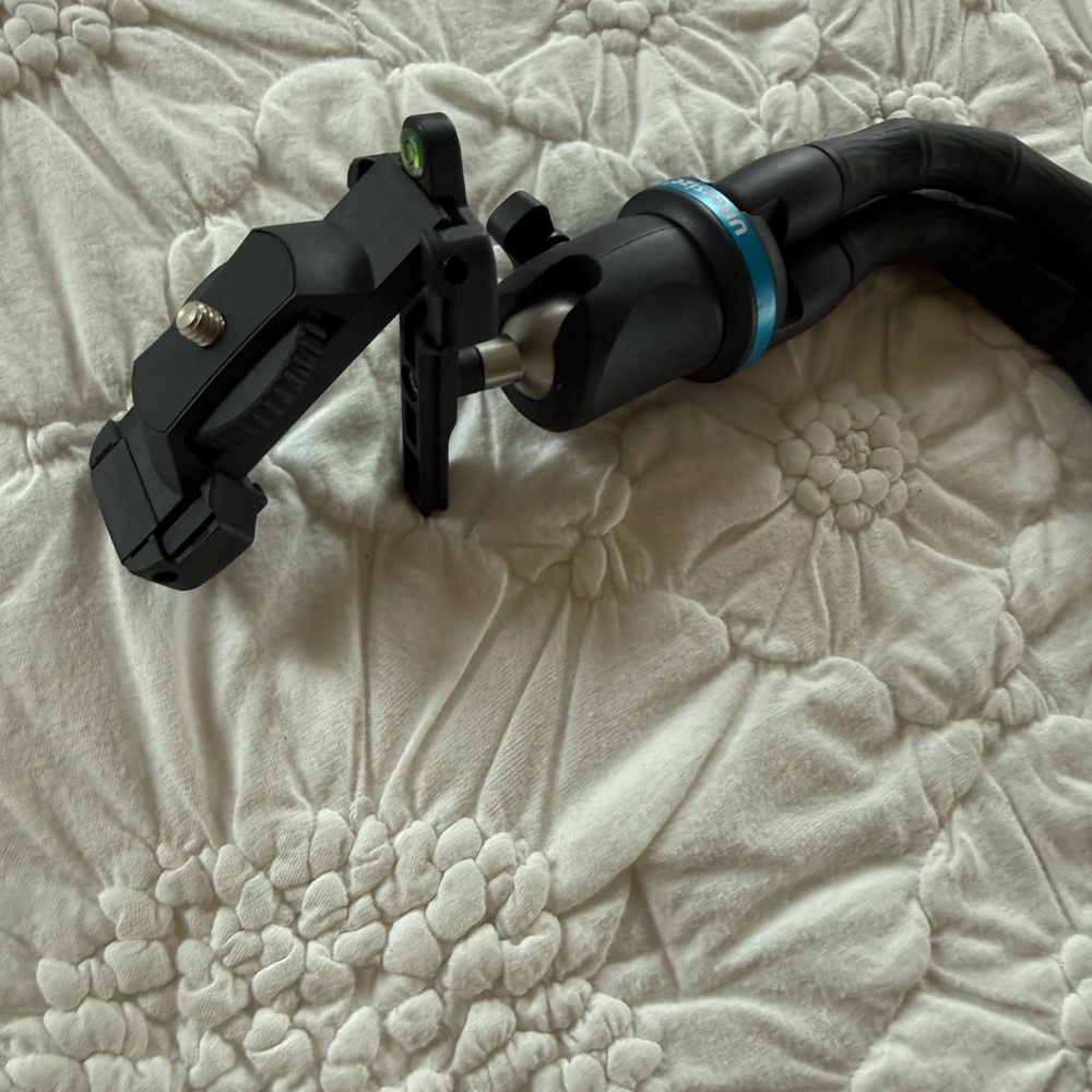 Bendable Camera/Phone Tripod - Picture 3 of 5
